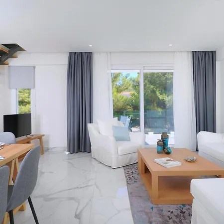 Astera Lägenhetshotell 4*