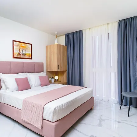 Aparthotel Astera